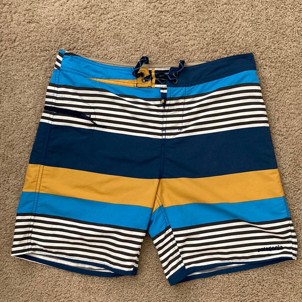 NWOT Patagonia Wavefarer Stripe Board Shorts